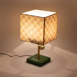 Minecraft Honeycomb Bee Table Lamp -Child Furniture Shop GUEST 5acb73ff a825 43c4 91c7 bda9d459057e